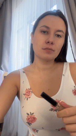 Woman's morning beauty routine documented in Odintsovo residence
