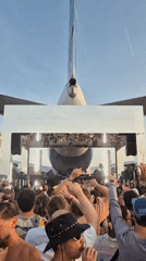 Music festival uses airplane as backdrop in Dugny