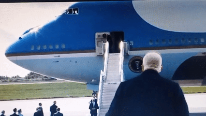 Air Force One arrival captured amid fragmented witness memories