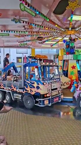 Wiesbaden Volksfest: fairground rides, duck games, and Rhine-side salmon grilling