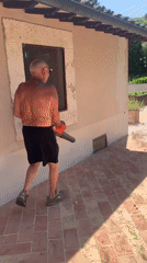 Morning routines at a Tuscan hilltown spot