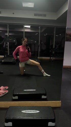 Woman documents gym visit with elevator selfie in Dubai