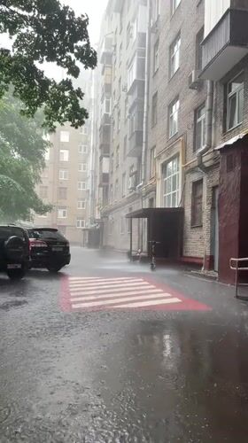 Rainy afternoon in Khimki, street scenes and small moments