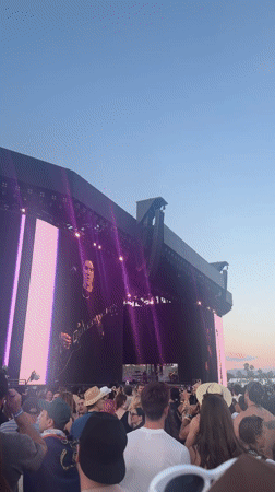 Concert draws large crowd in La Quinta with guitarist performer