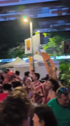 Evening crowd gathers at outdoor Barcelona market event