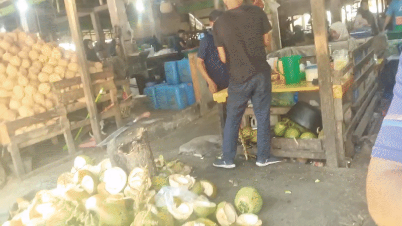 Everyday market life documented in Lhokseumawe, Indonesia