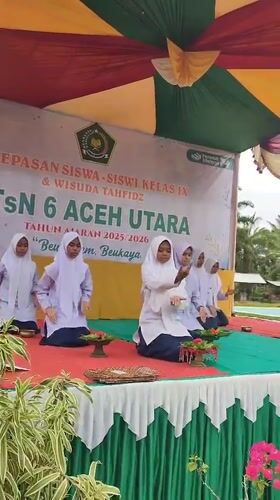 Indonesian students perform graduation dances at school ceremony