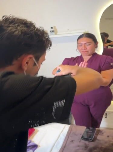 Medical worker filmed at Puebla treatment facility