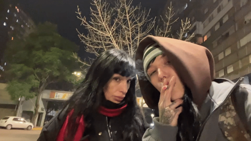 Two people spotted at Buenos Aires bus stop early morning