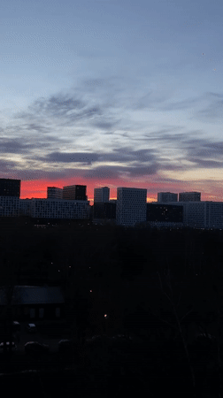 Vibrant sunset recorded over Moscow skyline Friday evening