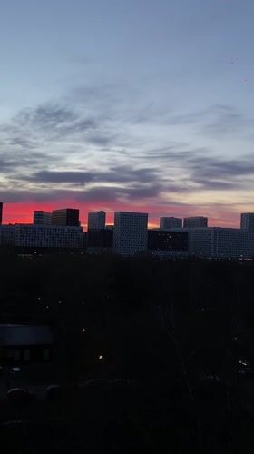 Vibrant sunset recorded over Moscow skyline Friday evening
