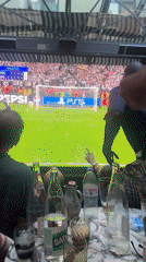 Paris fans gather for PSG-Arsenal match public viewing
