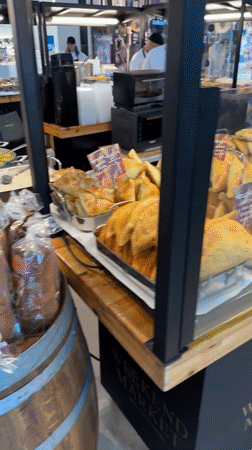 Morning shopping activity documented at Netanya mall