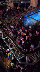Packed concert draws energetic crowd in Paris venue