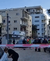 Building collapse aftermath draws emergency response in Tel Aviv