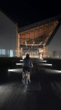 Evening cycling and wildlife in a Trento park