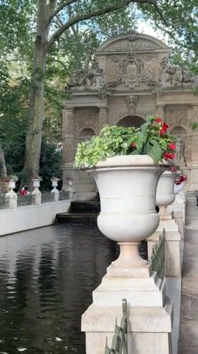Lazy summer afternoon in a classic Paris park