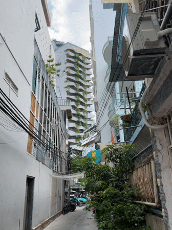 Morning street life documented in Nha Trang Ward
