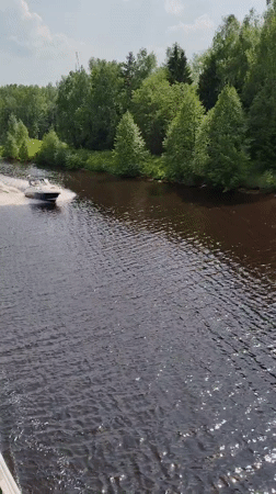 Speedboat creates large wake in Russian waterway