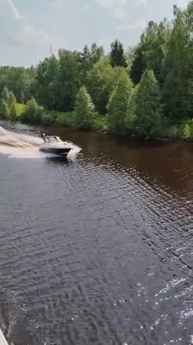 Speedboat creates large wake in Russian waterway