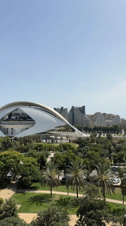 A lazy summer Sunday exploring València inside and out