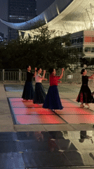 Evening dance gatherings draw crowds to Futian District plazas
