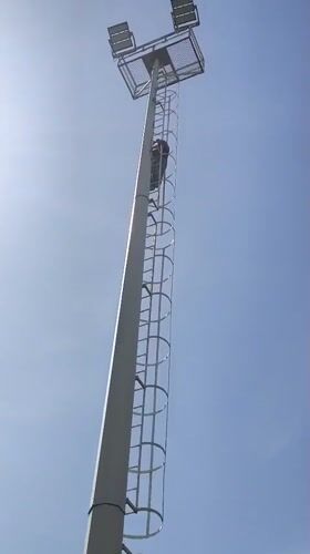 Routine outdoor activities documented in Schiltigheim on sunny Monday
