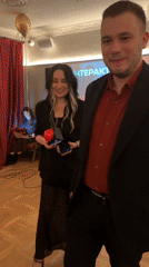 Couple holds ceremony with boxes at Moscow indoor event