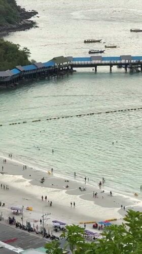 Aerial footage captures typical beach day in Pattaya