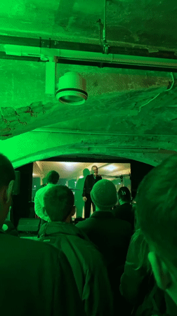 Live performance draws crowd to intimate Berlin venue