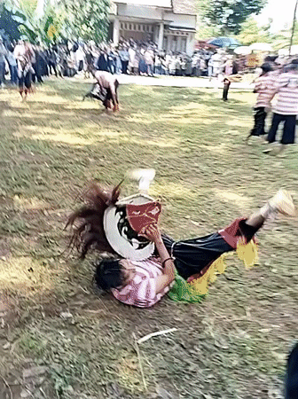 Traditional Javanese cultural performance draws crowd in Pendem, Indonesia