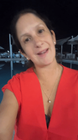 Evening party with poolside gathering and sushi in Ancón