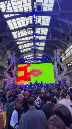 Concert with LED light show draws crowd in La Mulatière