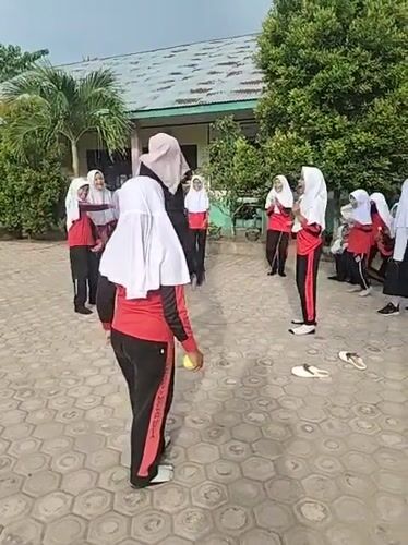 School activities and play in Baratpayaitek, Indonesia