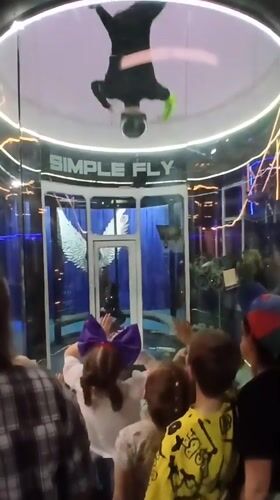 Families enjoy morning at Yekaterinburg indoor entertainment center