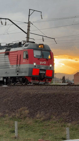 Russian Railways locomotive spotted traveling westbound near Askiz