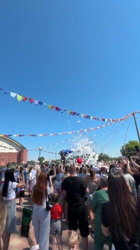 Community Festival with Foam Party Draws Families in Rusanovo