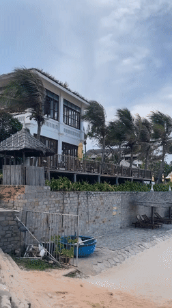 Windy beach conditions documented at Caty Mui Ne tourist area