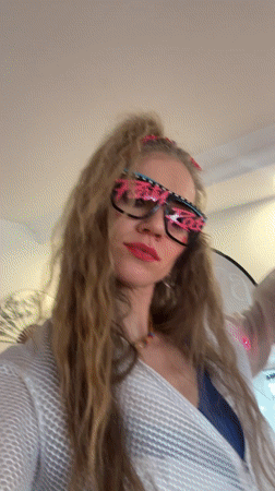 Woman in party costume spotted in Istanbul area