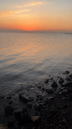 Kite flyer enjoys sunset moment on Vladivostok beach