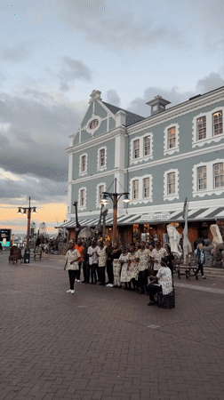 Choir performs outdoor concert in Cape Town