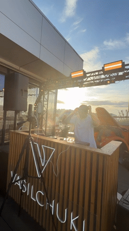 Rooftop DJ party draws crowd to Kazan restaurant terrace
