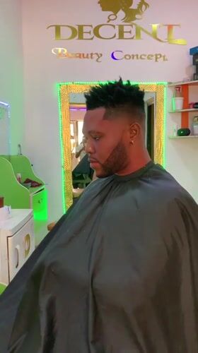 Man gets groomed at Nigerian salon, visits store afterward