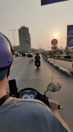Morning street life captured in Hong Gai Ward, Vietnam