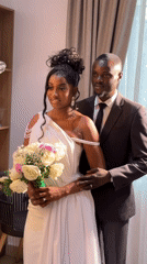 Wedding couple poses for photos in Gura Top Nigeria