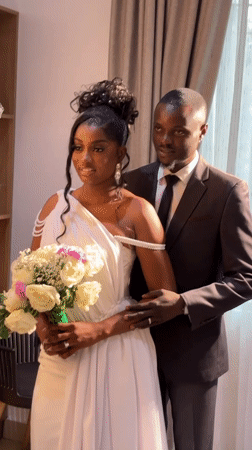 Wedding couple poses for photos in Gura Top Nigeria