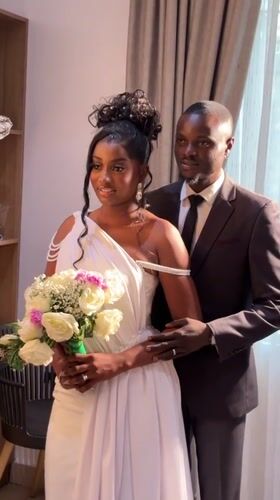 Wedding couple poses for photos in Gura Top Nigeria