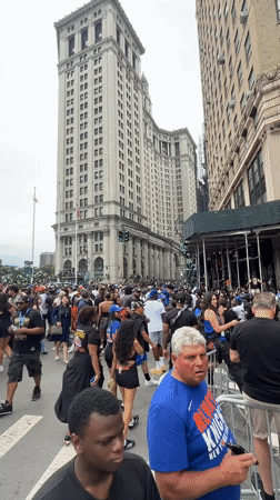 Knicks fans take over Lower Manhattan in street celebration