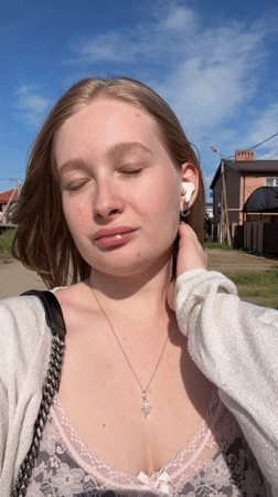 Woman photographed in outdoor portraits in Rossiyskiy, Russia