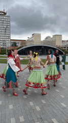 Russian folk festival features traditional dances in Perm plaza